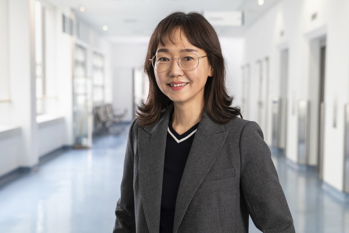 Dr. YooJeong Lee